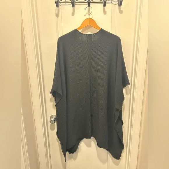 Vince Camuto Lightweight Knit Topper - Picture 5 of 5